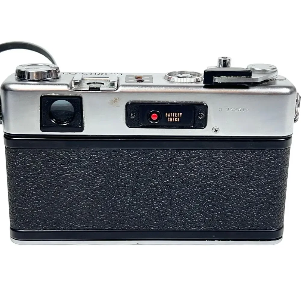YASHICA Electro 35 GSN Rangefinder 35mm Film Camera w/45mm f/1.7 Lens Cases